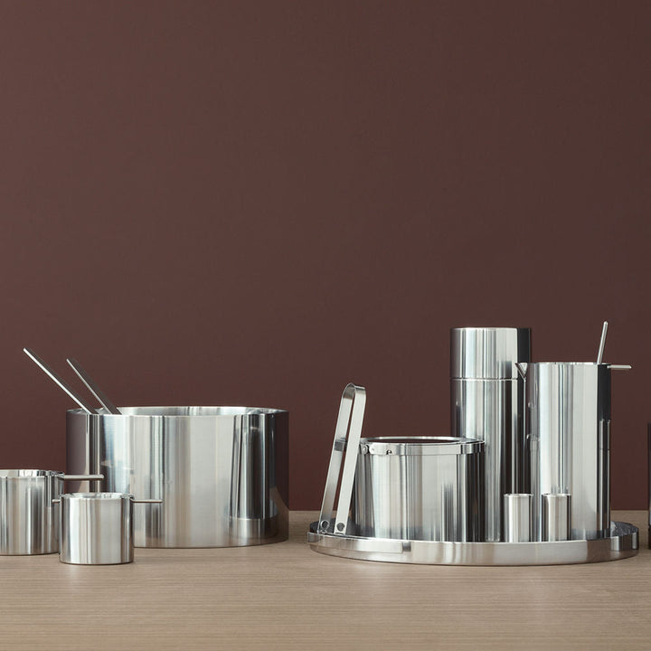 stelton | arne jacobsen cylinda line | martini mixer with spoon