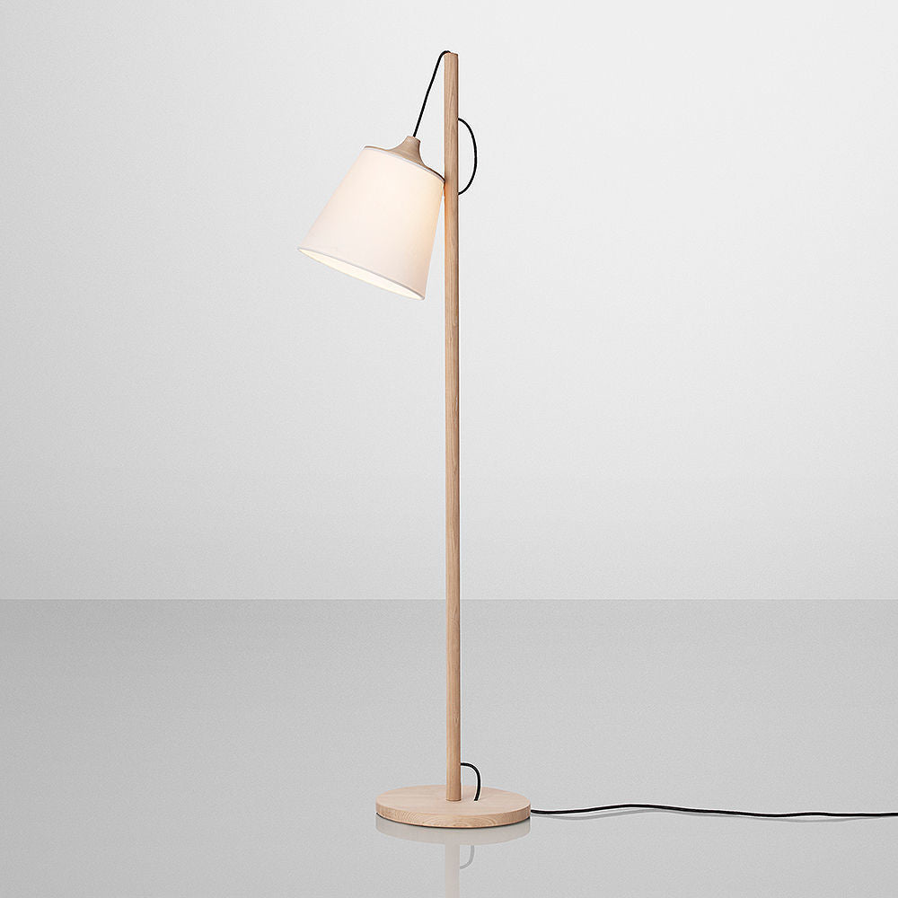 muuto | pull floor lamp with dimmer | oak