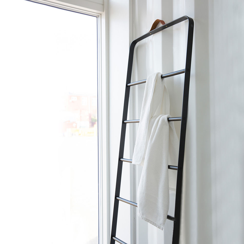 audo copenhagen (menu) | norm towel ladder | black + dark oak