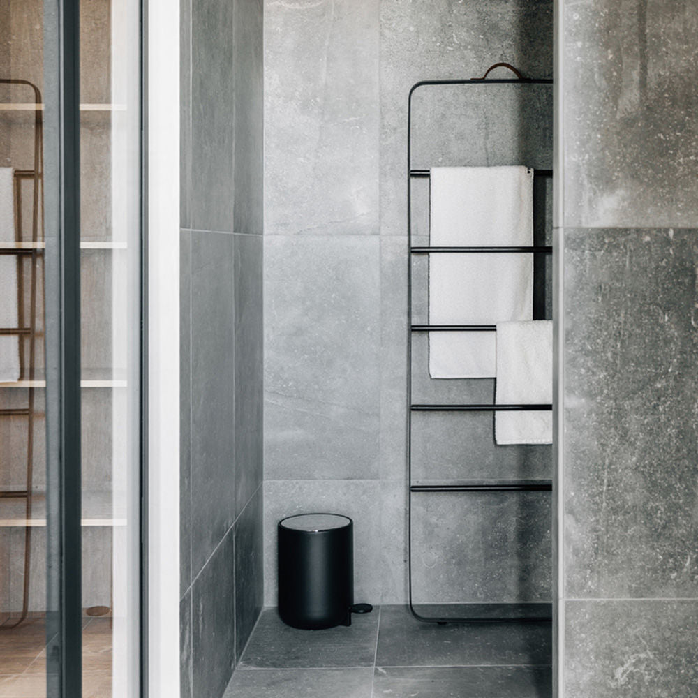 audo copenhagen (menu) | norm towel ladder | black + dark oak