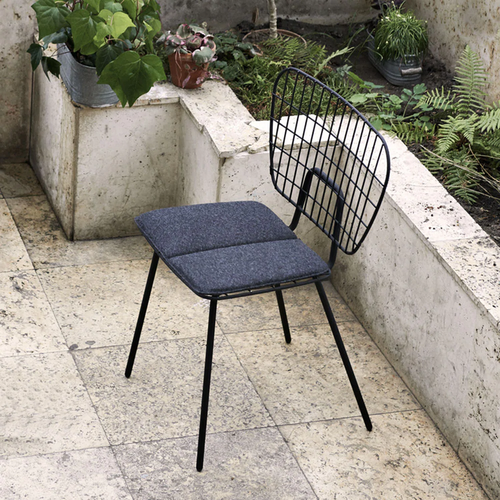 audo copenhagen (menu) | string dining chair | black  - EX DISPLAY