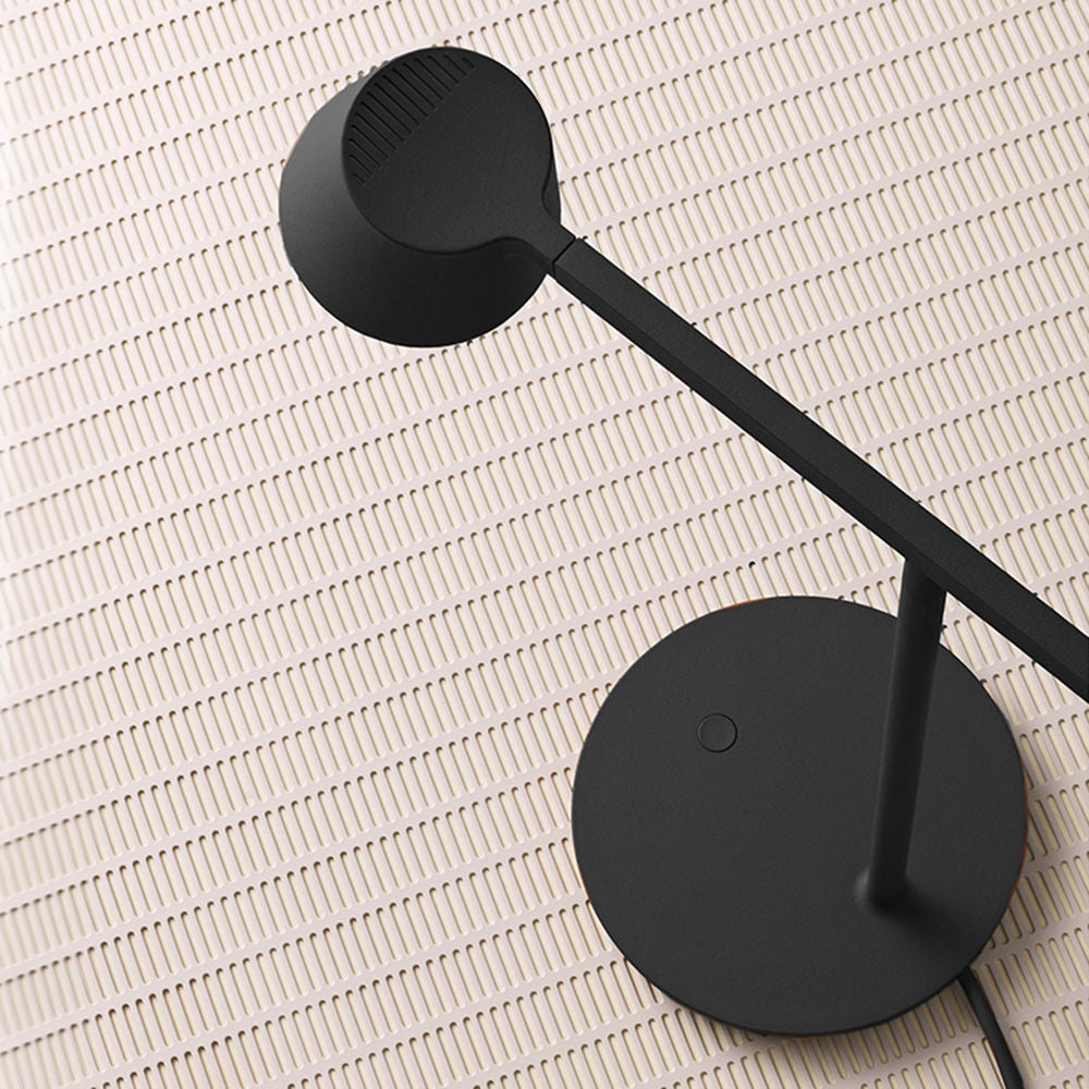 muuto | tip table lamp | black