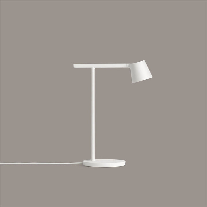 muuto | tip table lamp | white
