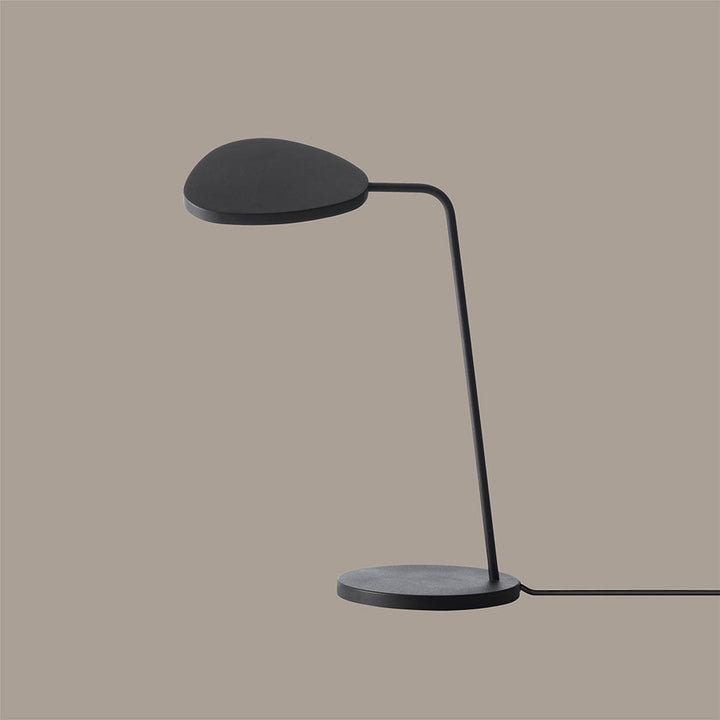 muuto | leaf table lamp | black