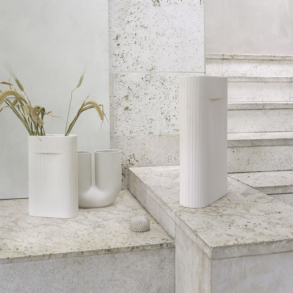 muuto | ridge vase | off white 48.5cm - DC