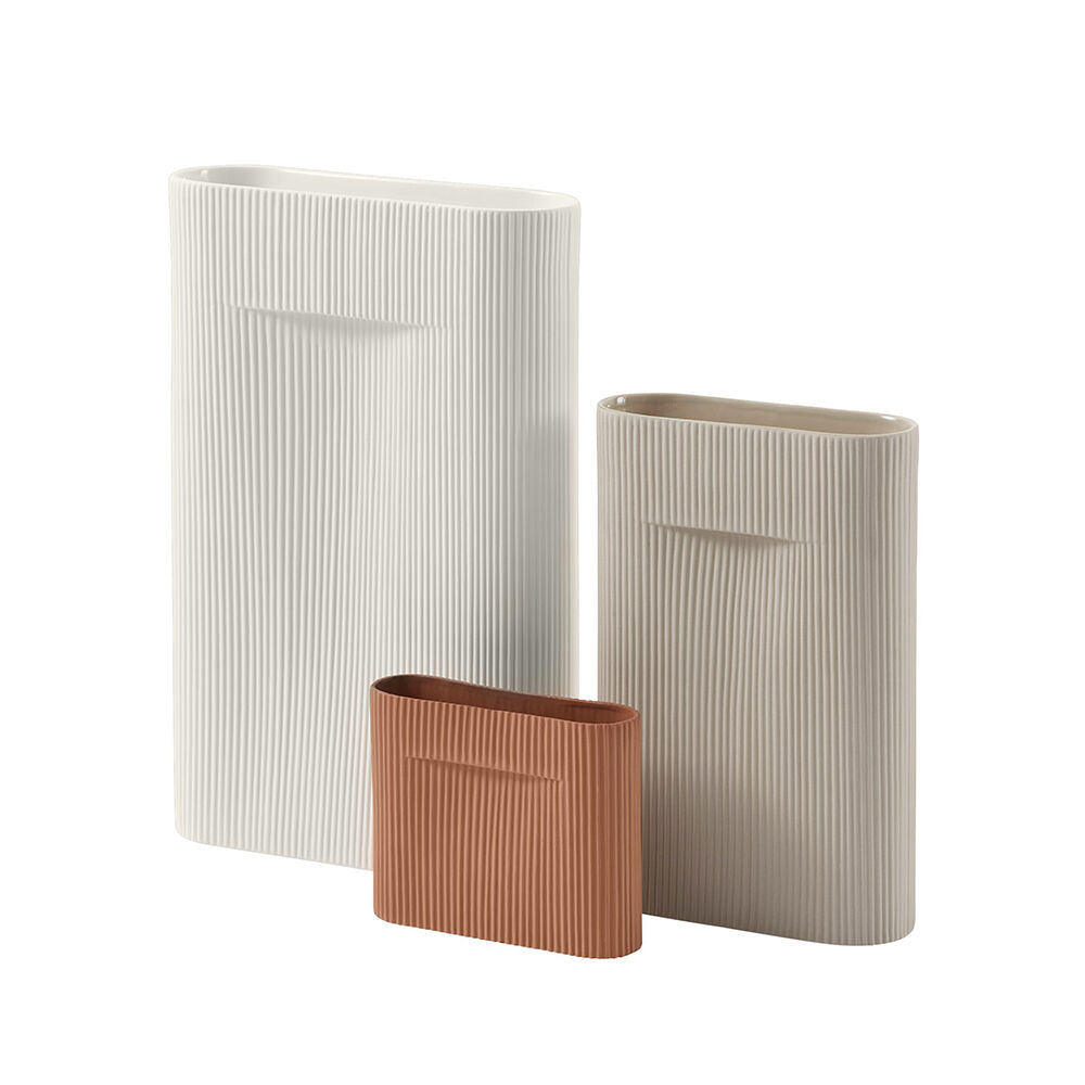 muuto | ridge vase | off white 48.5cm - DC