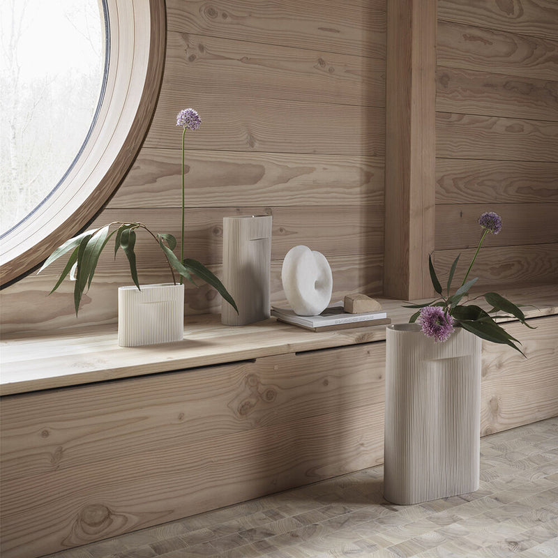 muuto | ridge vase | off white 16.5cm