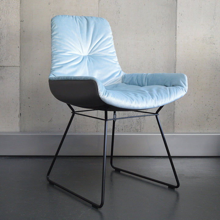 freifrau | leya armchair low | wire frame | avalon 0045 + sahara plaza leather ~ DC