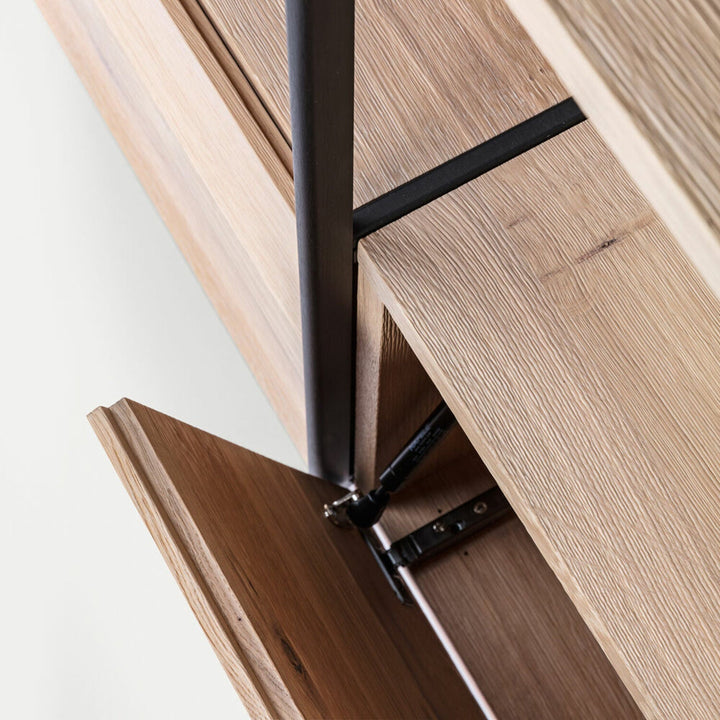 janua | bc 06 room 68 shelving system | 5x5 grid oak + black