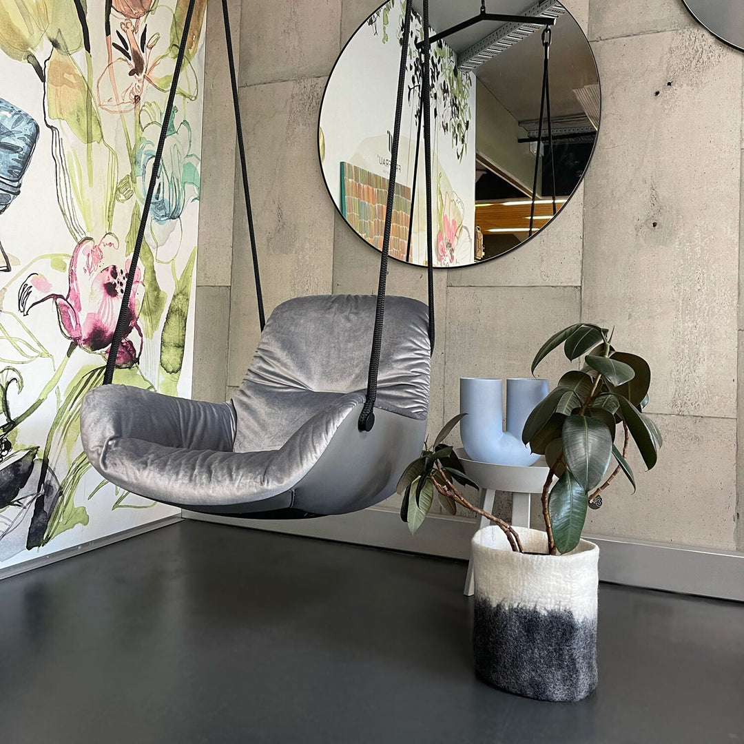 freifrau | leya lounge swing seat | avalon 0043 + sahara plaza leather