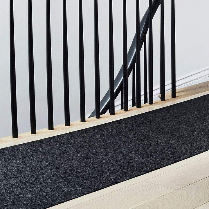 chilewich | woven floor runner 66x183cm (26x72") | boucle noir