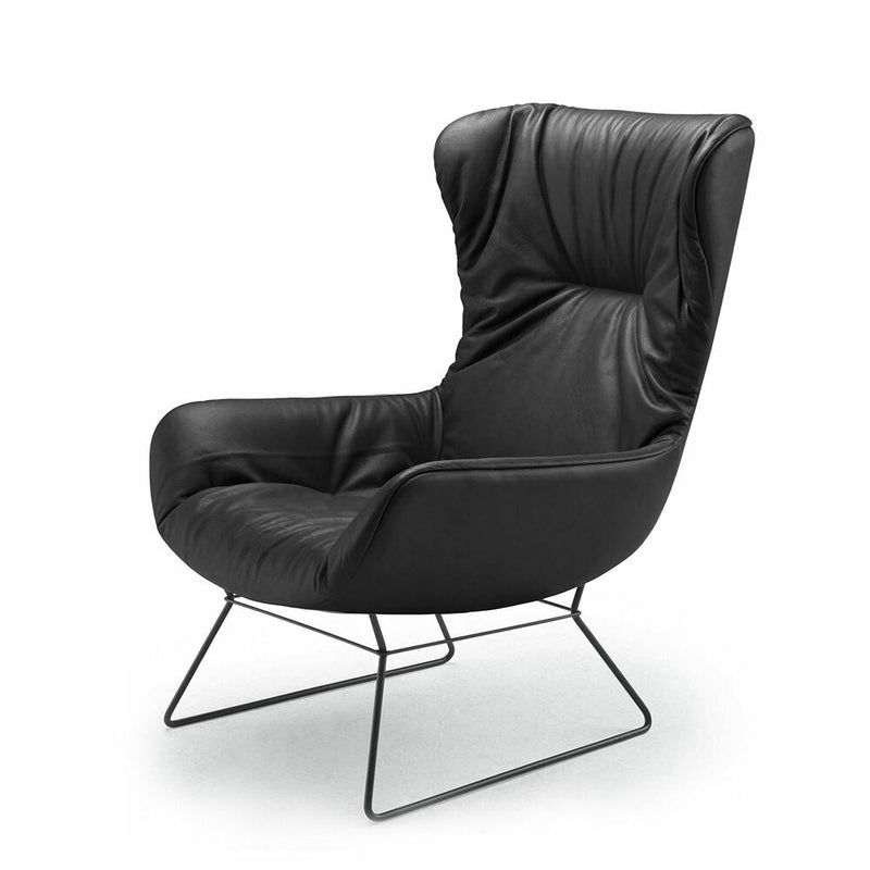 freifrau | leya wingback chair | wire frame | orient ebony (black) leather