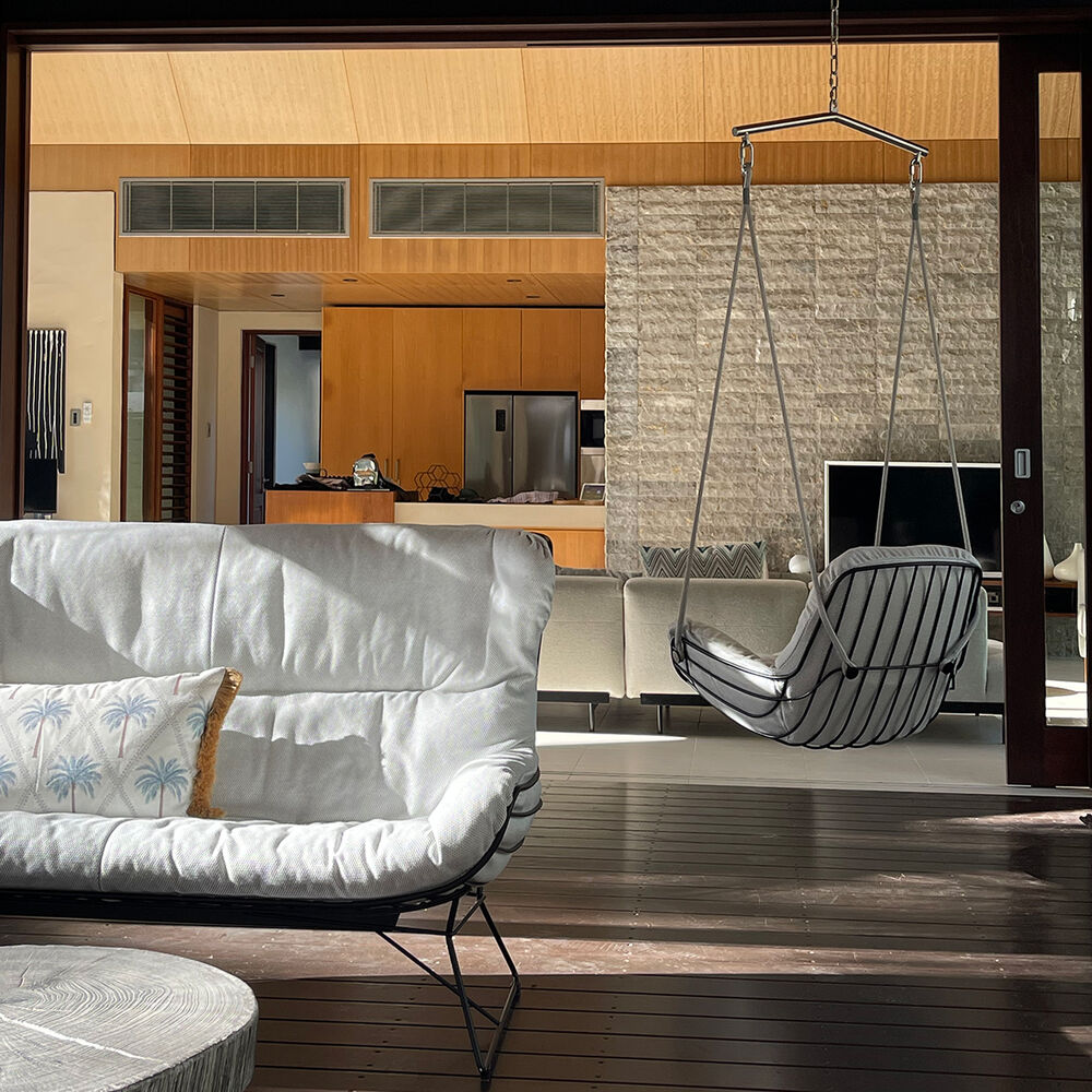 freifrau | leyasol outdoor lounge swing seat | lopi ash + black frame