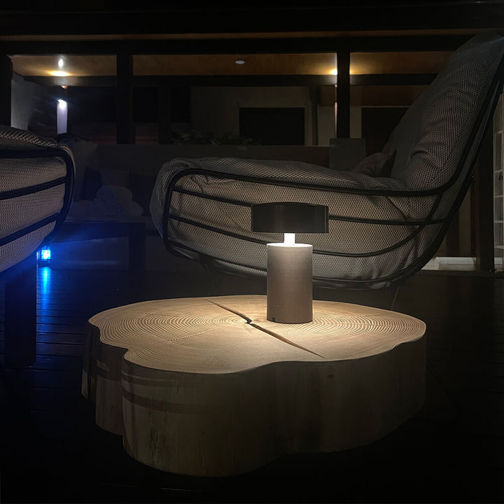 janua | bc 05 stomp outdoor table | 40-50cm | raw acacia