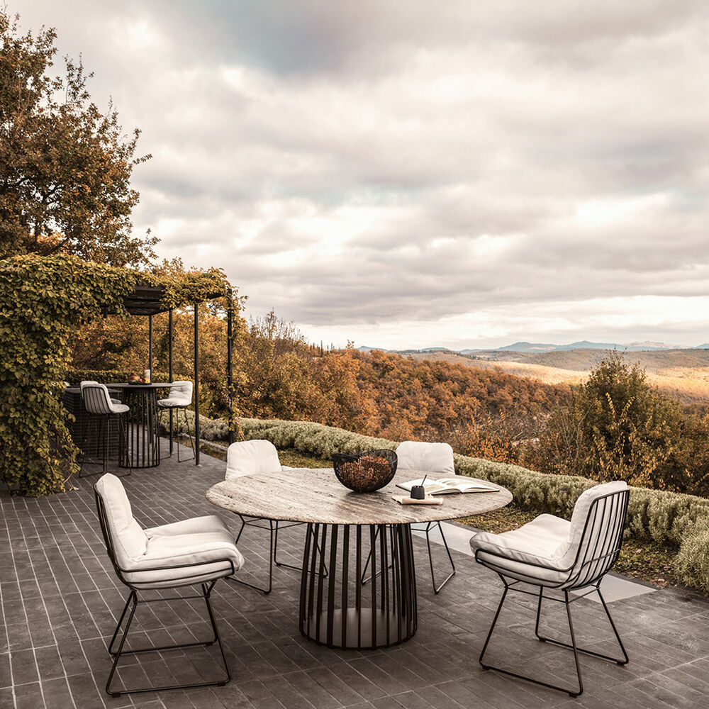 janua | bc 07 basket outdoor table round | alps glitter stone + black base 155cm