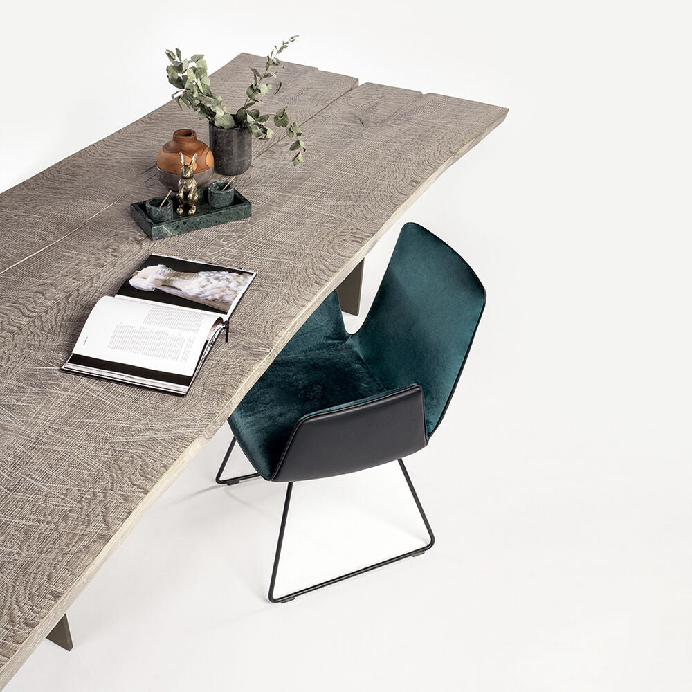 janua | sk 08 butterfly table | smoked oak white shade + black base 180x90cm