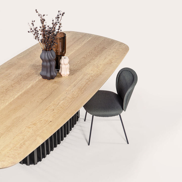janua | bc 07 basket table boat shape | natural oak + black base 220x110cm