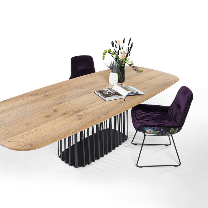 janua | bc 07 basket table boat shape | natural oak + black base 220x110cm