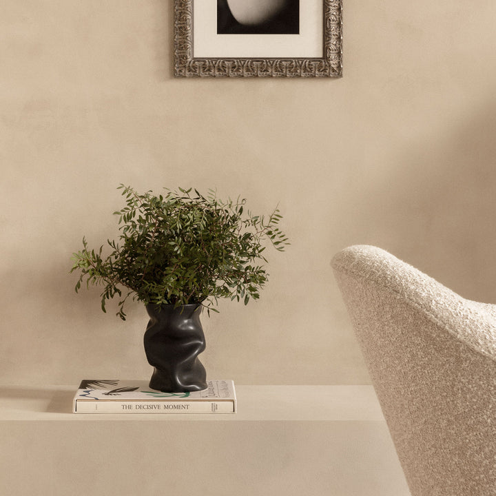 audo copenhagen (menu) | collapse vase | black 20cm