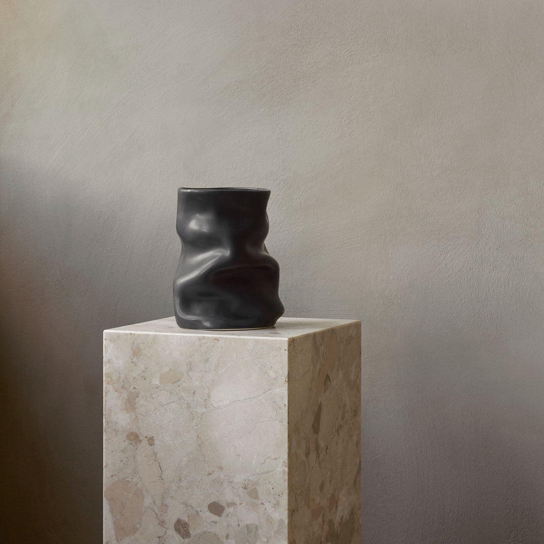 audo copenhagen (menu) | collapse vase | black 20cm