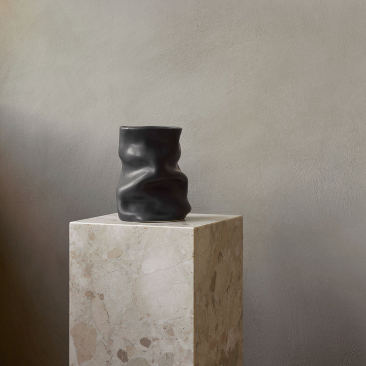 audo copenhagen (menu) | collapse vase | black 20cm