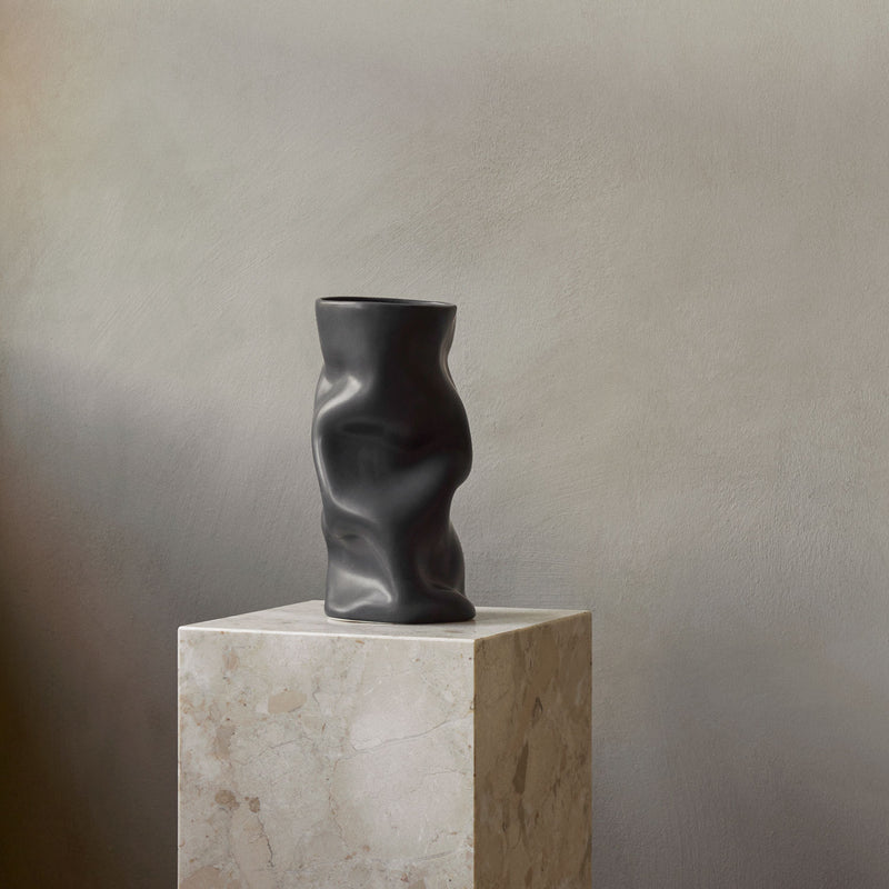 audo copenhagen (menu) | collapse vase | black 30cm - DC
