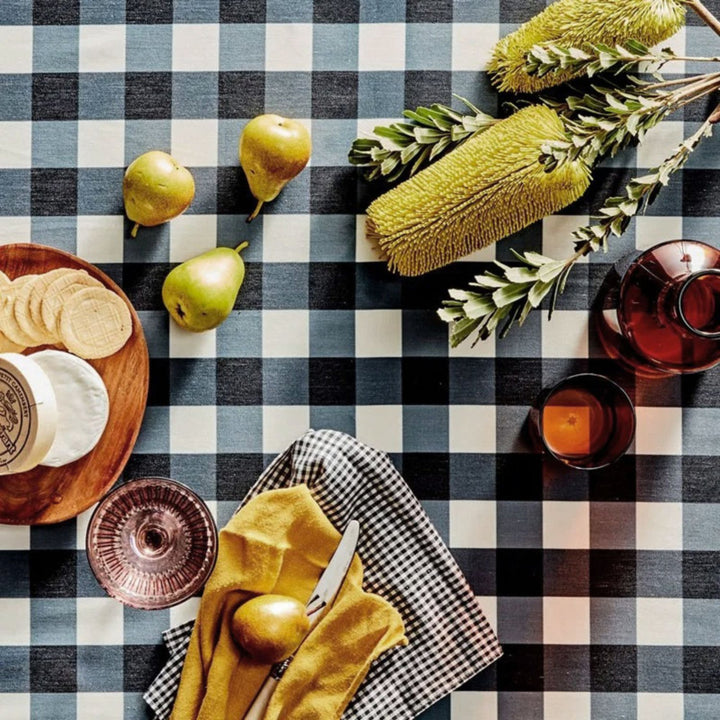 basil bangs | tablecloth | gingham black - LC