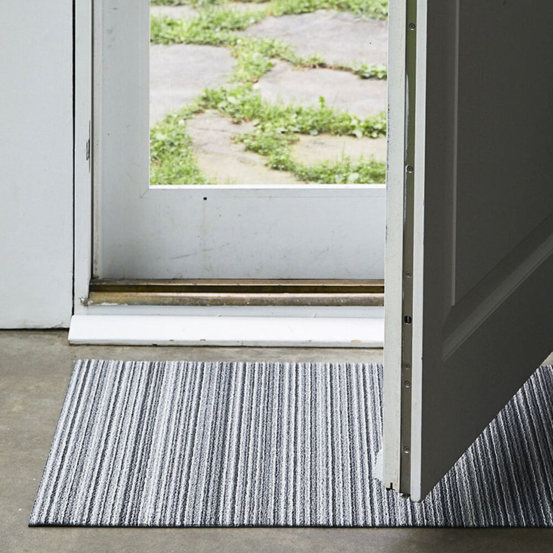 chilewich | large doormat 61x91cm (24x36") | skinny stripe shadow