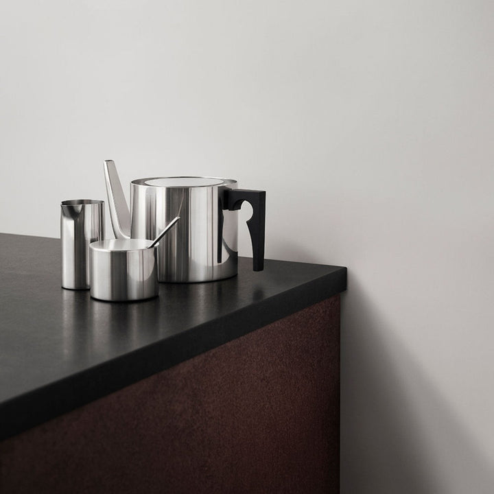 stelton | arne jacobsen cylinda line | teapot