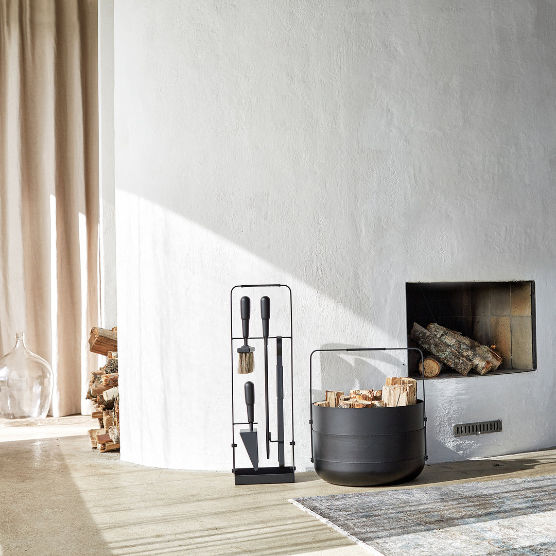 eldvarm | emma wood basket | noir