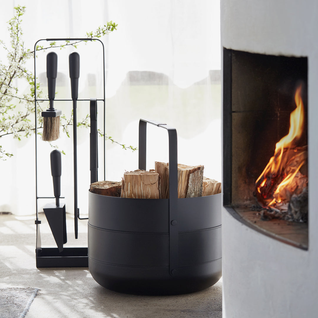 eldvarm | emma wood basket | noir