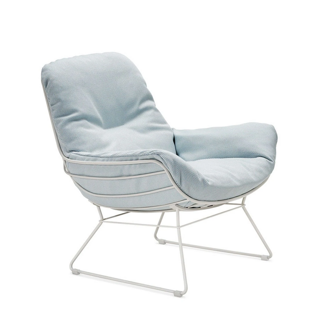 freifrau | leyasol outdoor lounge chair | lopi beldi + traffic white frame