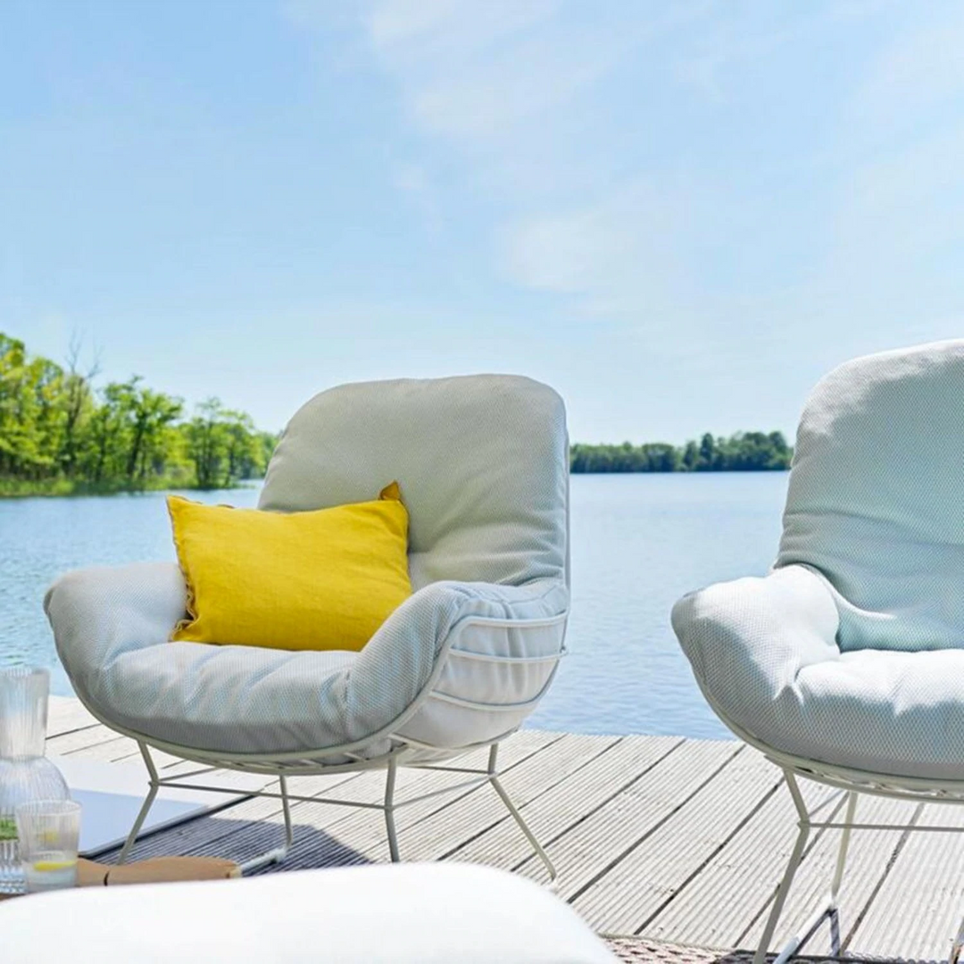 freifrau | leyasol outdoor lounge chair | lopi beldi + traffic white frame