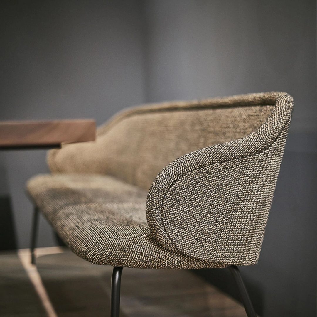 freifrau | ona curve bench 140cm | steel frame | safire 0001 - EX DISPLAY