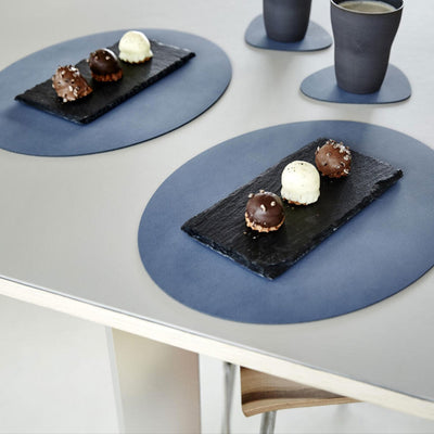 lind dna | table mat | circle medium | nupo dark blue