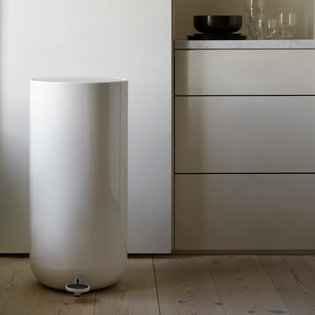 audo copenhagen (menu) | norm pedal bin 20 litre | gloss white - DC