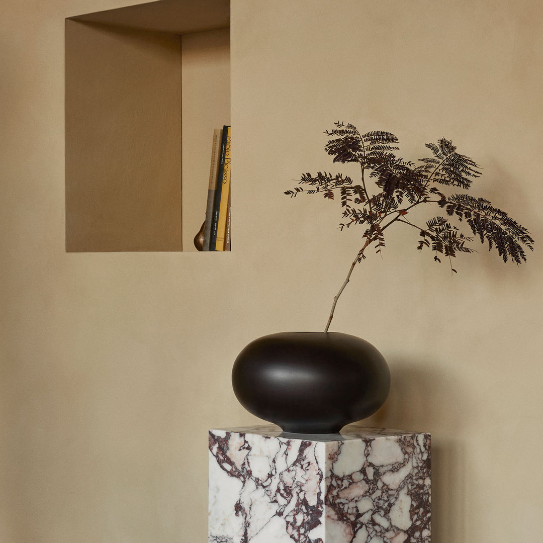 audo copenhagen (menu) | plinth pedestal | rose calacatta viola marble