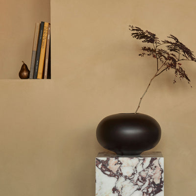 audo copenhagen (menu) | plinth pedestal | rose calacatta viola marble