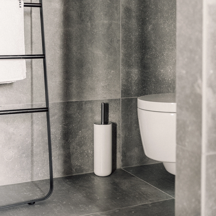 audo copenhagen (menu) | norm towel ladder | black + dark oak