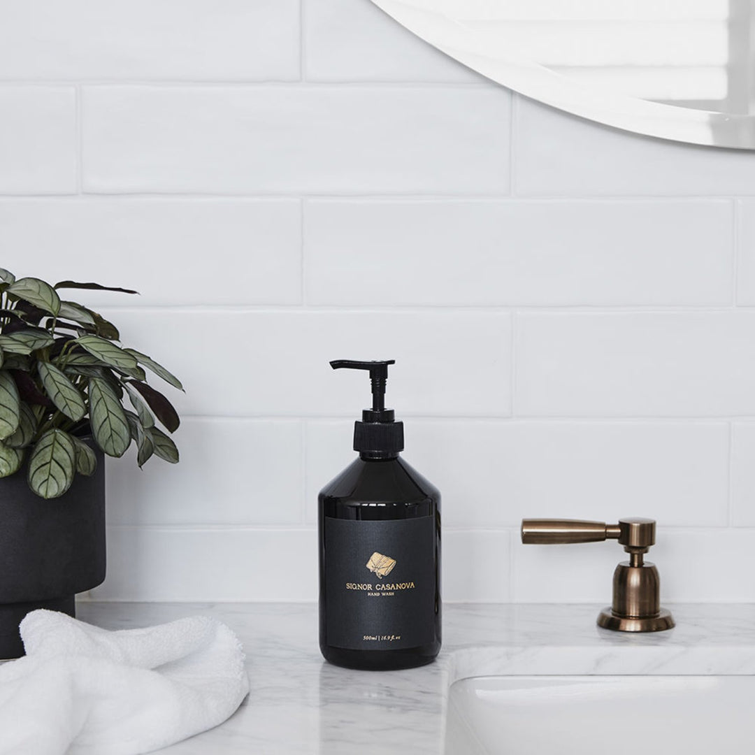mr voss | hand wash | signor casanova