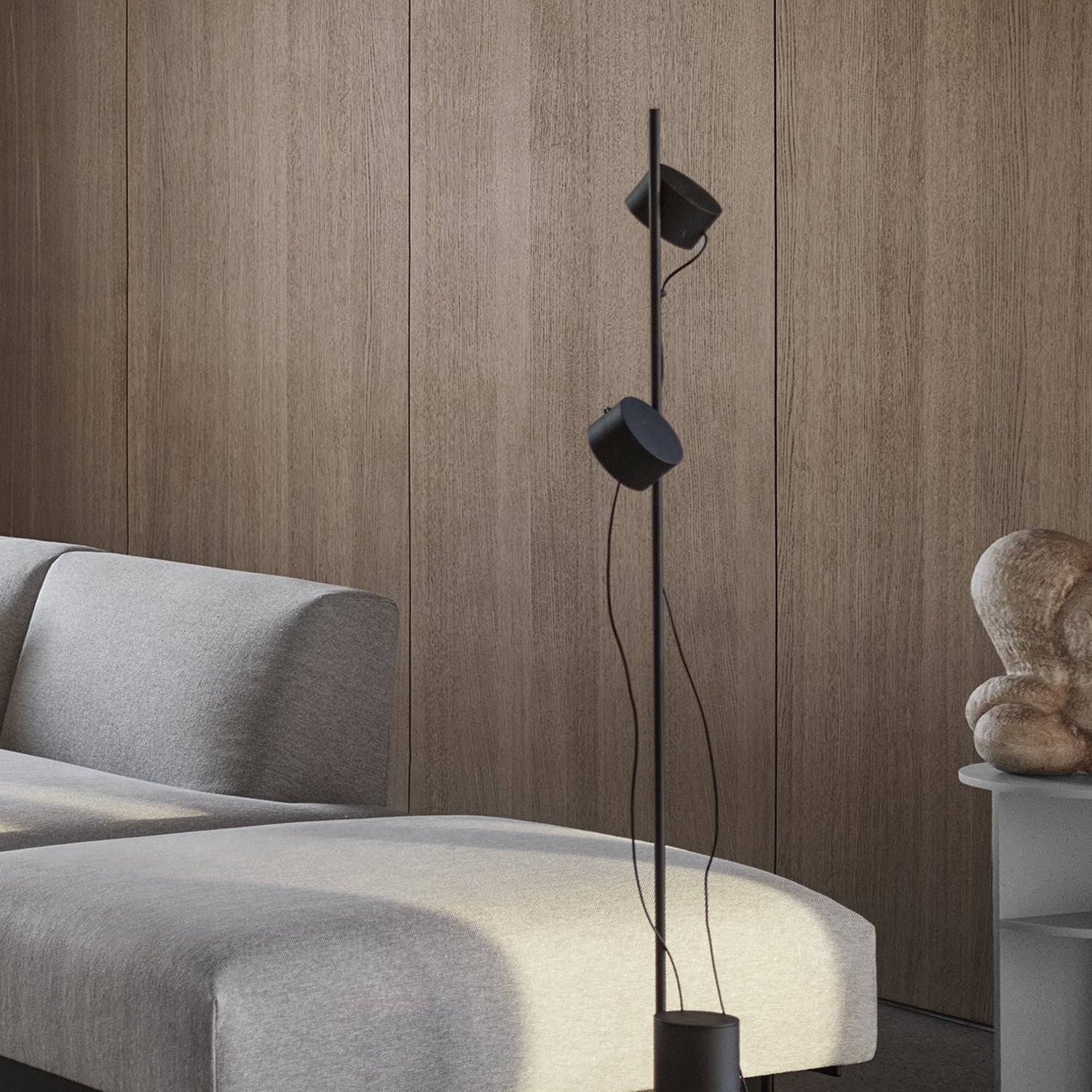 Muuto ポストフロアランプ　Post floor lamp black Muuto POST FLOOR LAMP / ムート ポスト フロアランプ - インテリア