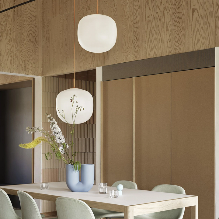 muuto | kink vase | light blue 26cm