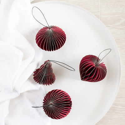 nordic rooms | ornament tree | red + glitter
